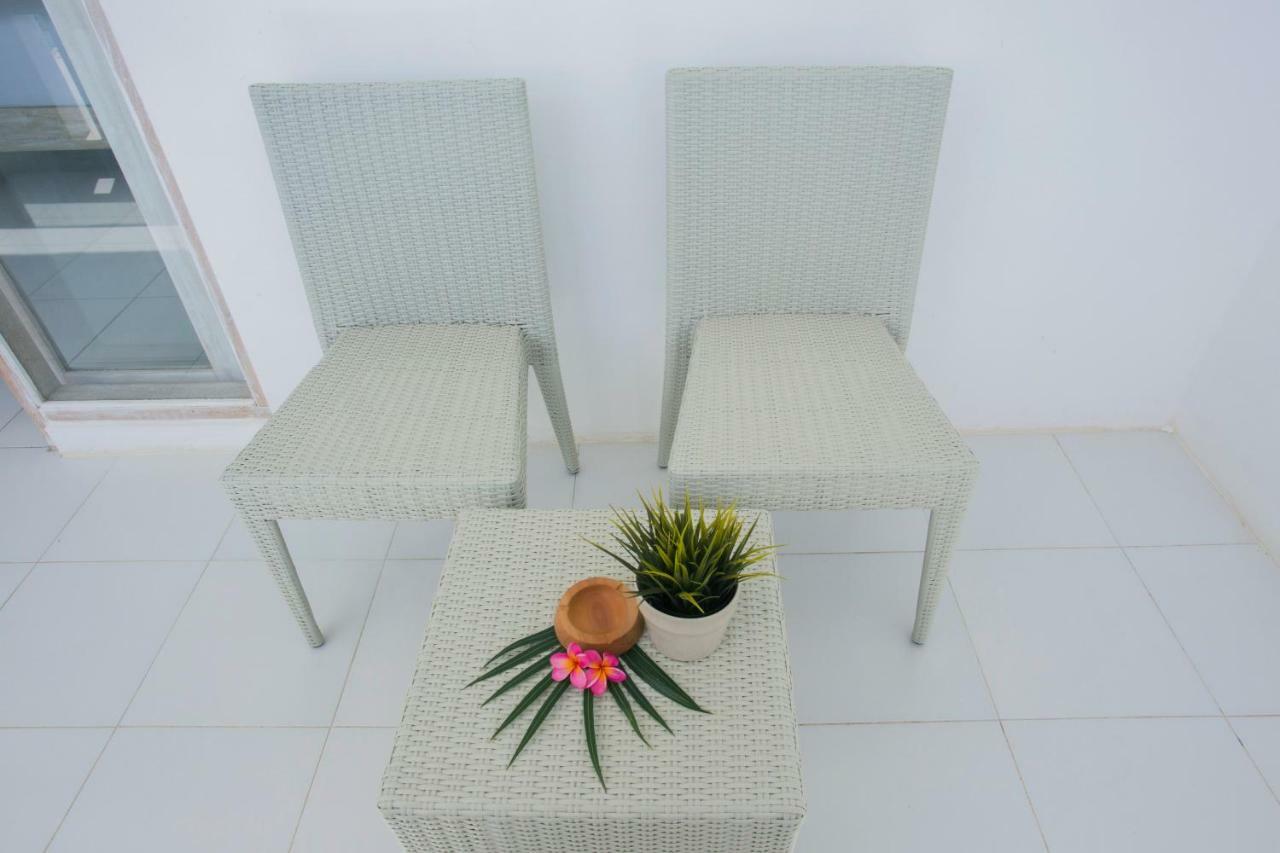 The Waterfront Beach House レンボンガン島 エクステリア 写真