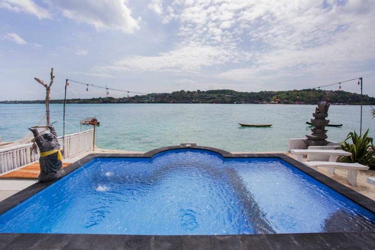 The Waterfront Beach House レンボンガン島 エクステリア 写真