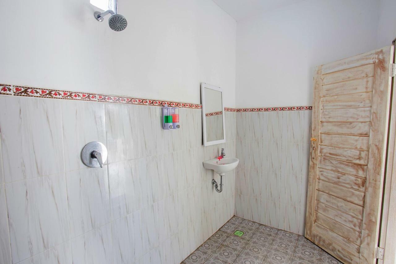 The Waterfront Beach House レンボンガン島 エクステリア 写真