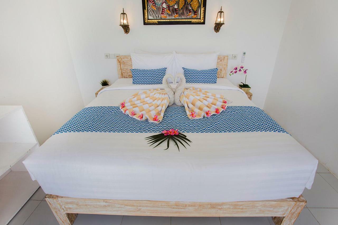 The Waterfront Beach House レンボンガン島 エクステリア 写真