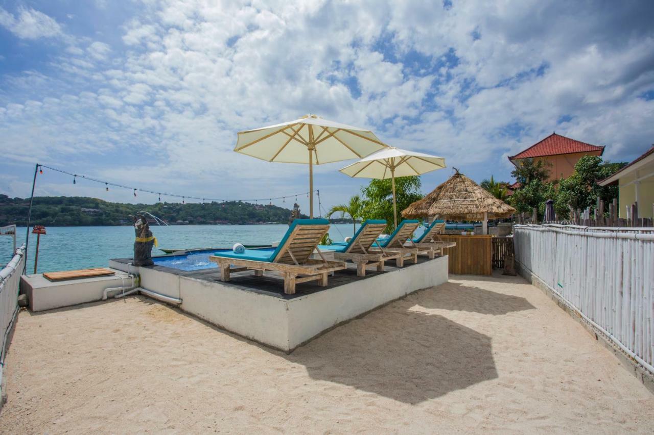 The Waterfront Beach House レンボンガン島 エクステリア 写真