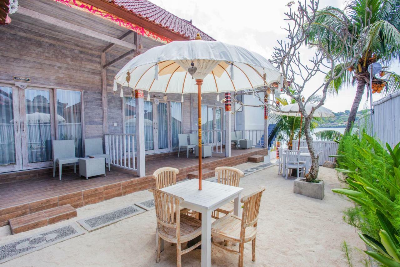 The Waterfront Beach House レンボンガン島 エクステリア 写真