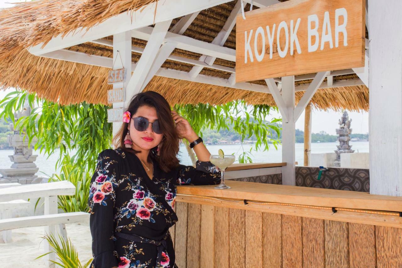 The Waterfront Beach House レンボンガン島 エクステリア 写真
