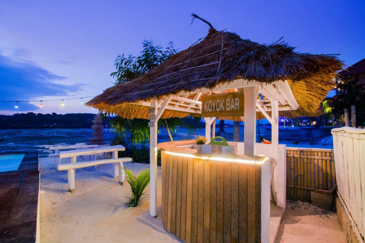 The Waterfront Beach House レンボンガン島 エクステリア 写真