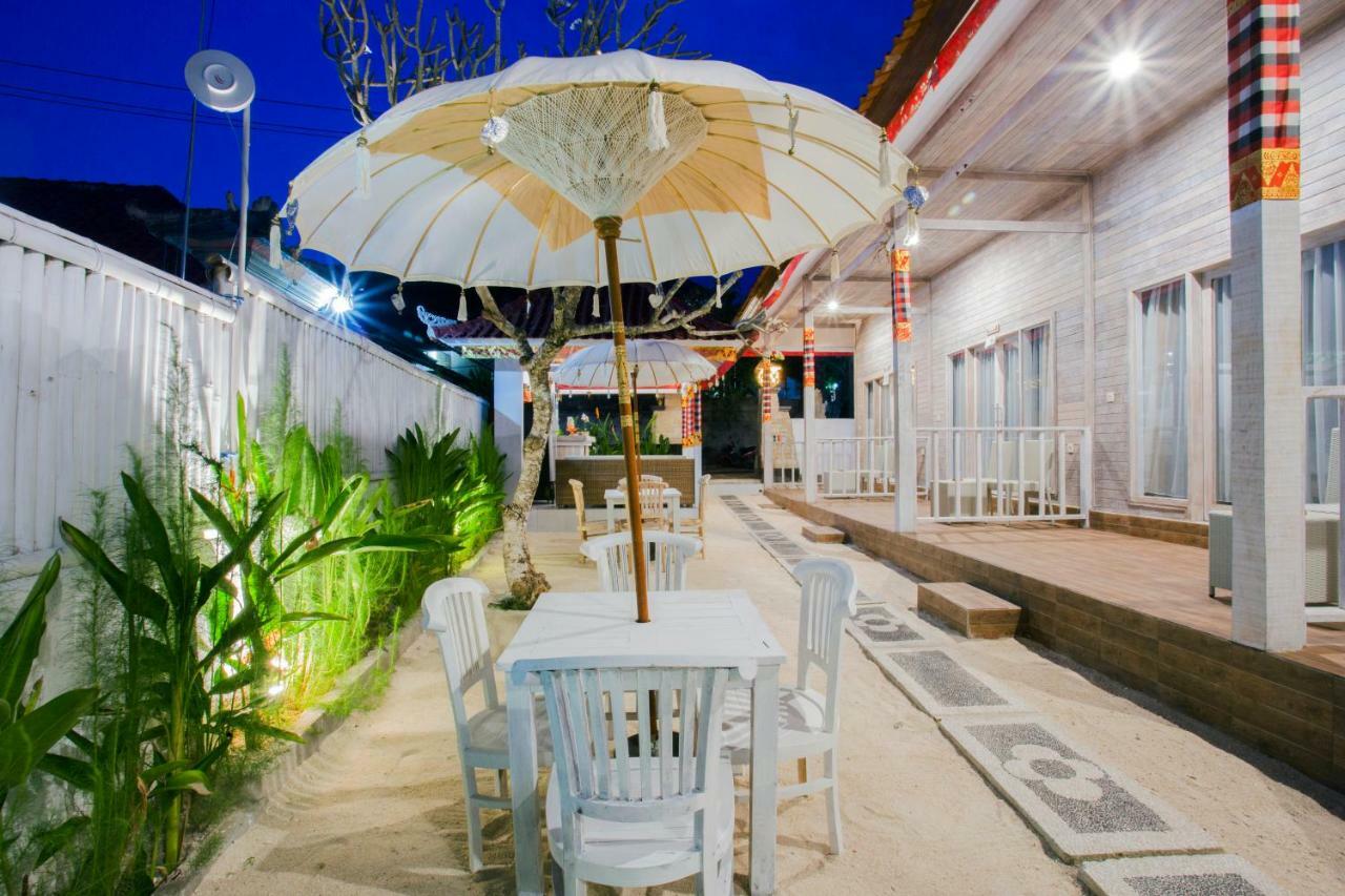 The Waterfront Beach House レンボンガン島 エクステリア 写真