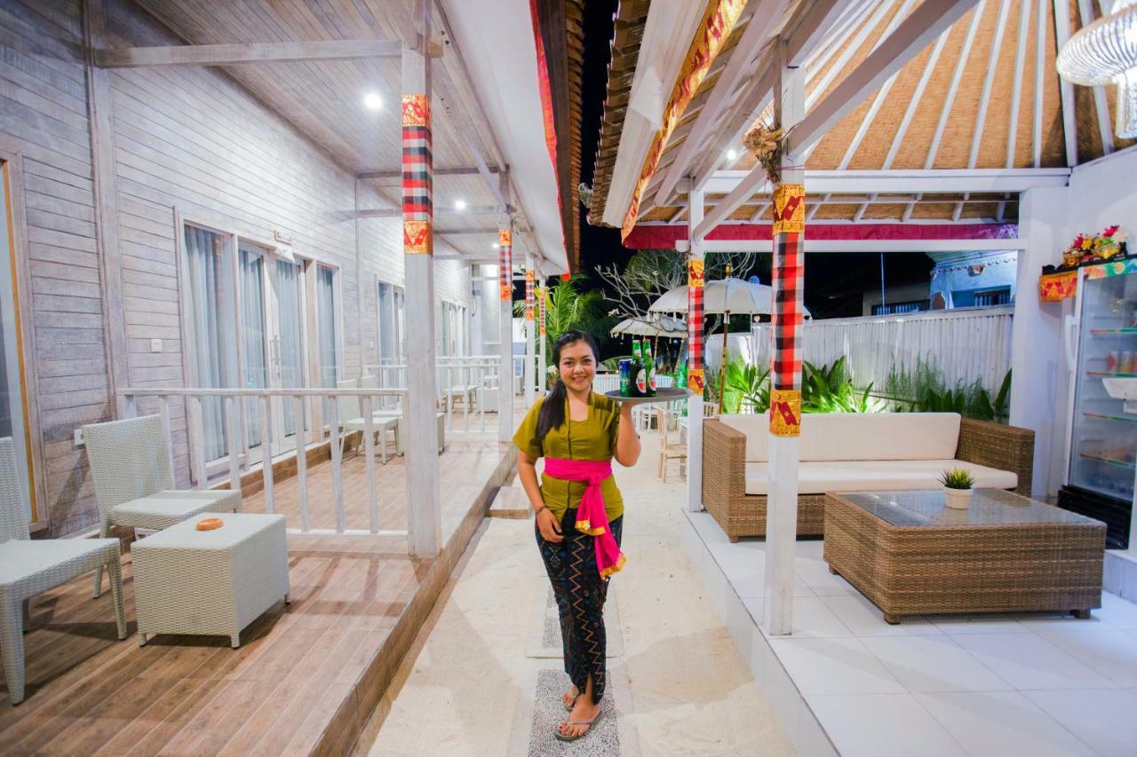 The Waterfront Beach House レンボンガン島 エクステリア 写真