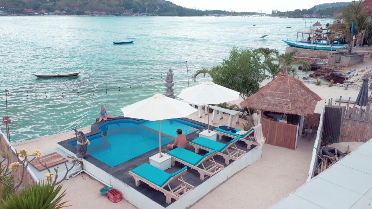 The Waterfront Beach House レンボンガン島 エクステリア 写真